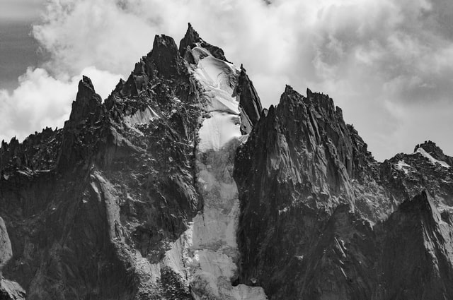 mountains as natural frame
